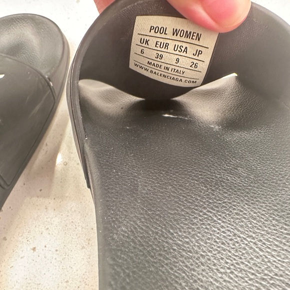 balenciaga pool slide size 9 - Picture 3 of 3